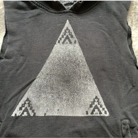 Aeropostale Sleeveless Hoodie - Picture 2 of 5